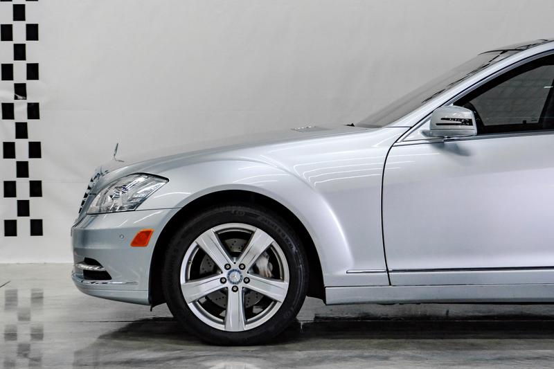 2011 Mercedes-Benz S-Class S 550 Sedan 4D 10