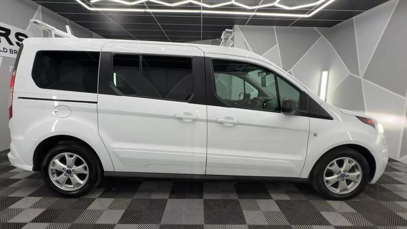 2015 Ford Transit Connect Passenger XLT Van 4D 14