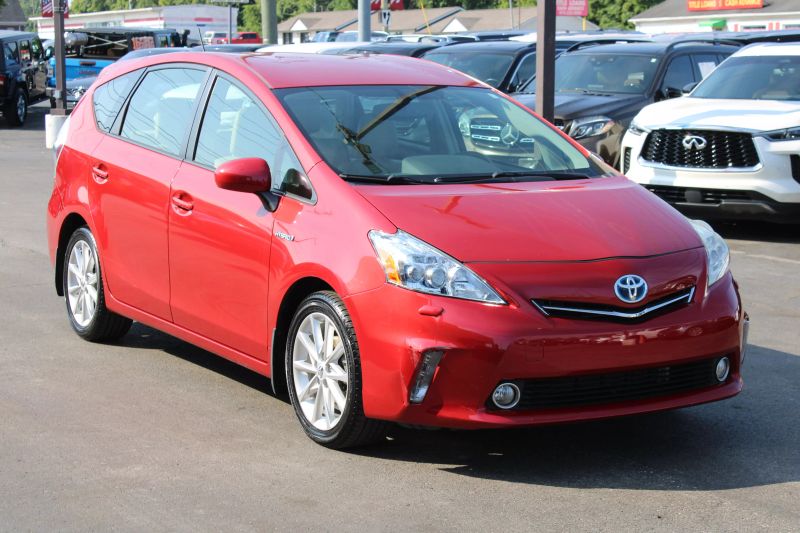 2014 Toyota Prius v Two