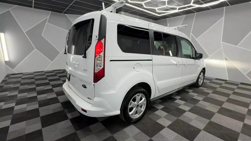 2015 Ford Transit Connect Passenger XLT Van 4D 12