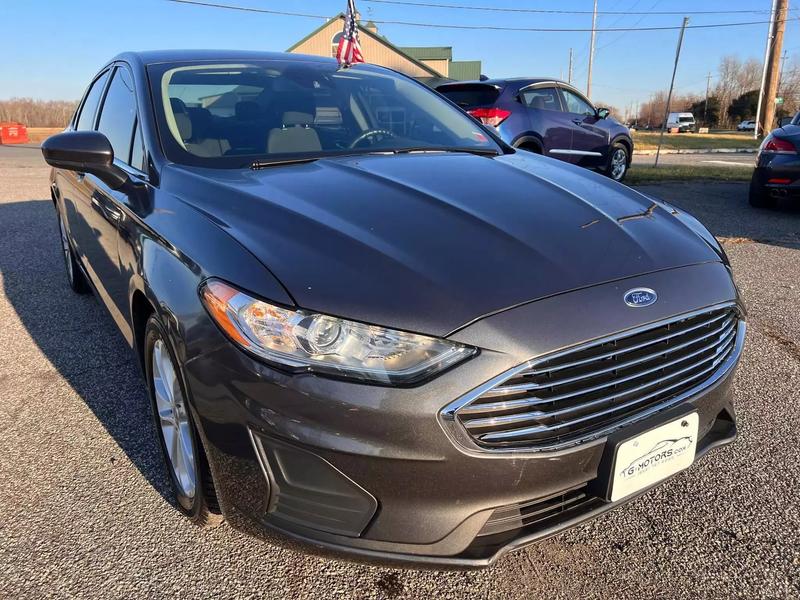 2020 Ford Fusion SE Sedan 4D 13