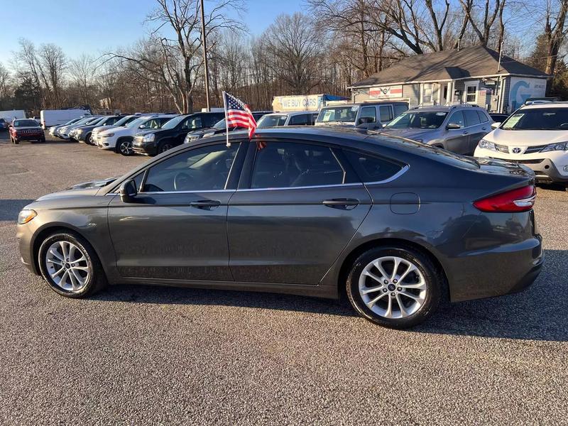 2020 Ford Fusion SE Sedan 4D 10