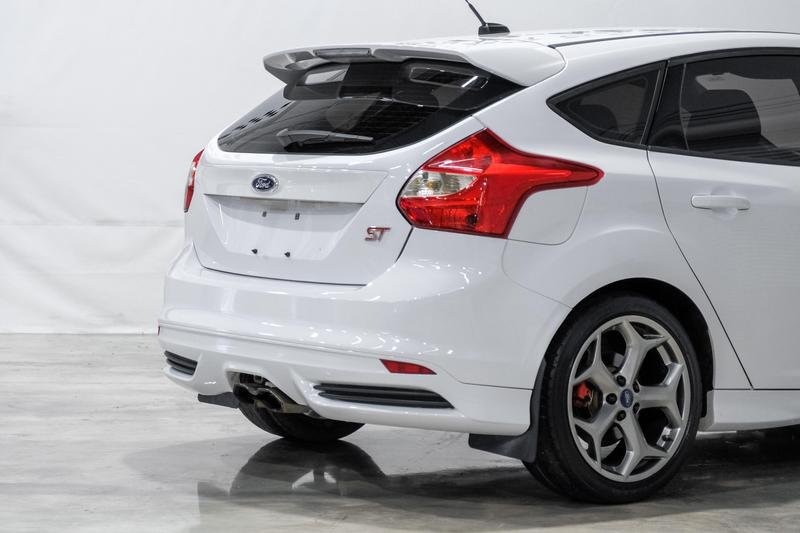 2014 Ford Focus ST Hatchback 4D 13