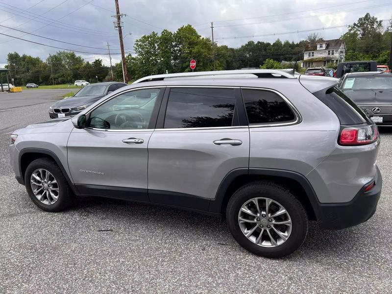 2019 Jeep Cherokee Latitude Plus Sport Utility 4D 8