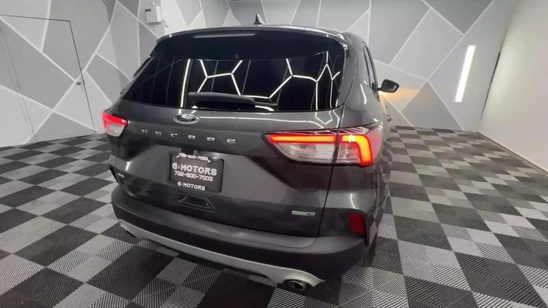 2020 Ford Escape SE Sport Utility 4D 13