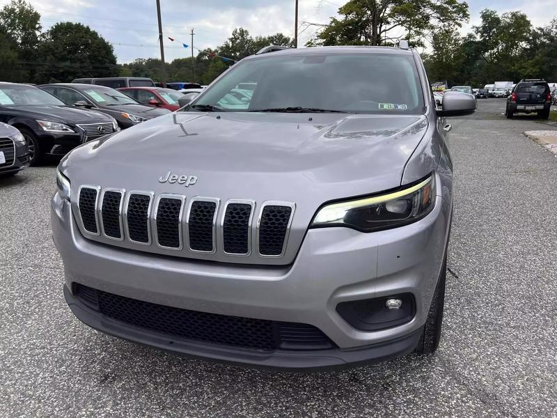 2019 Jeep Cherokee Latitude Plus Sport Utility 4D 11