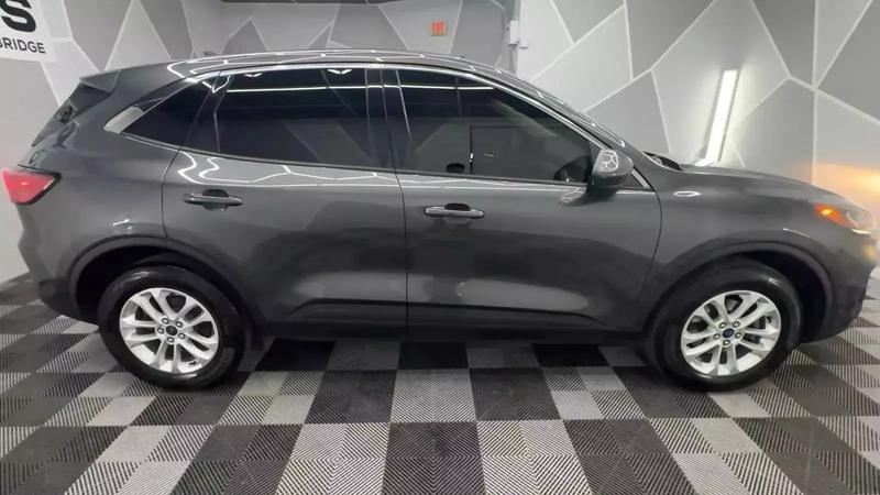 2020 Ford Escape SE Sport Utility 4D 18