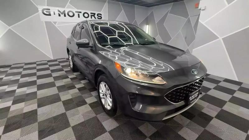 2020 Ford Escape SE Sport Utility 4D 22