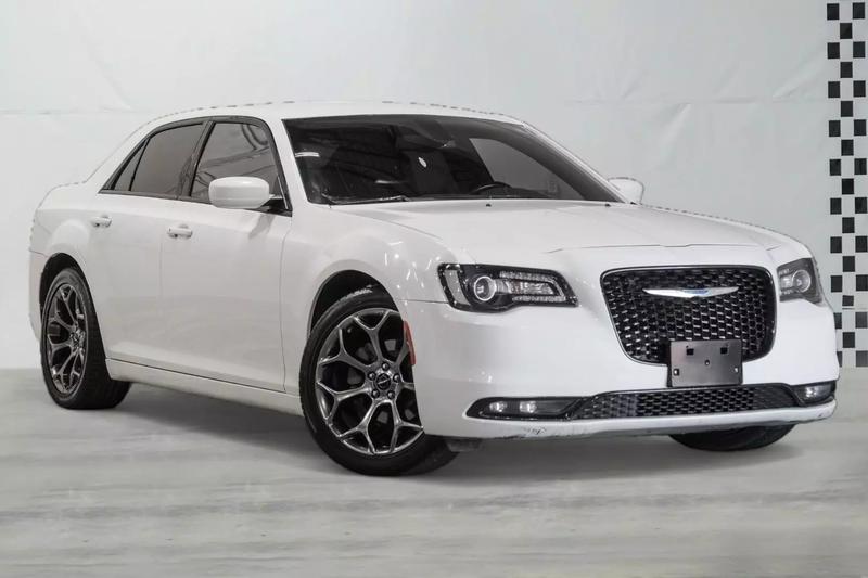 2018 Chrysler 300 300S Sedan 4D 4