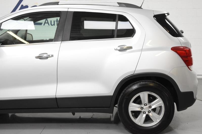 2019 Chevrolet Trax LT Sport Utility 4D 17