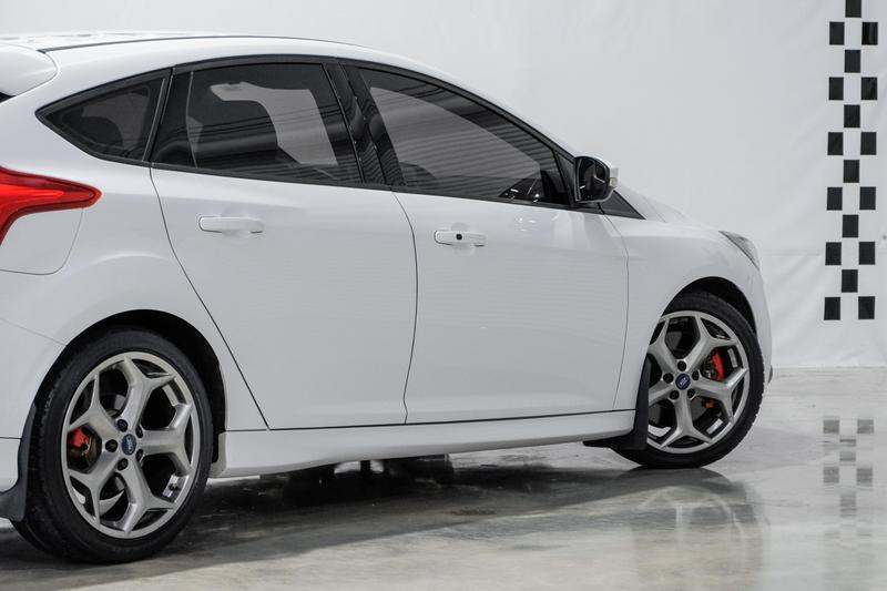 2014 Ford Focus ST Hatchback 4D 14