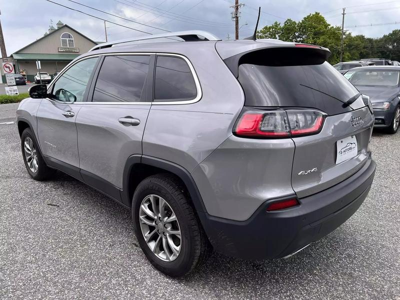 2019 Jeep Cherokee Latitude Plus Sport Utility 4D 7