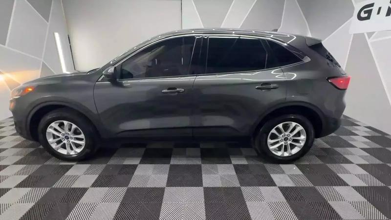 2020 Ford Escape SE Sport Utility 4D 6