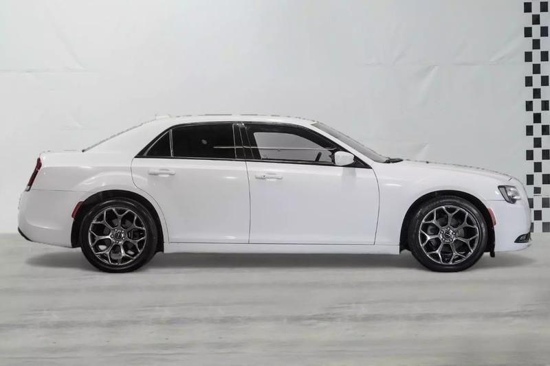 2018 Chrysler 300 300S Sedan 4D 5