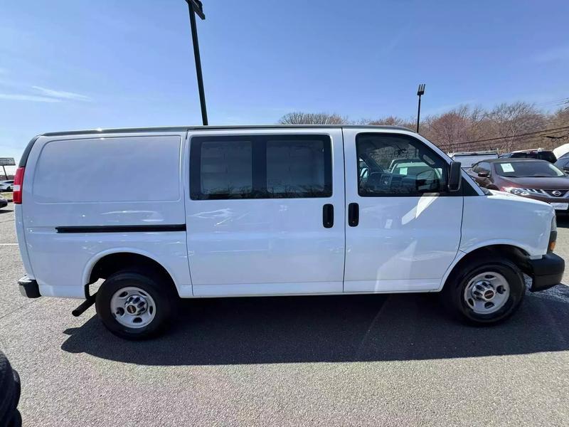 2021 GMC Savana 2500 Cargo Regular Van 3D 8