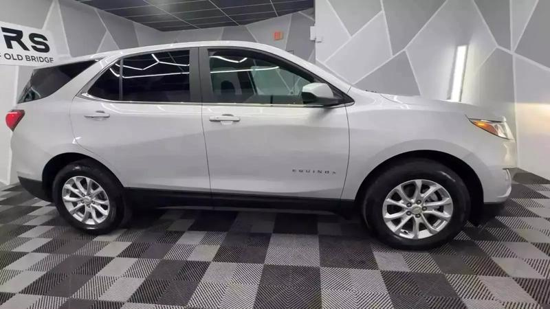 2021 Chevrolet Equinox LT Sport Utility 4D 21