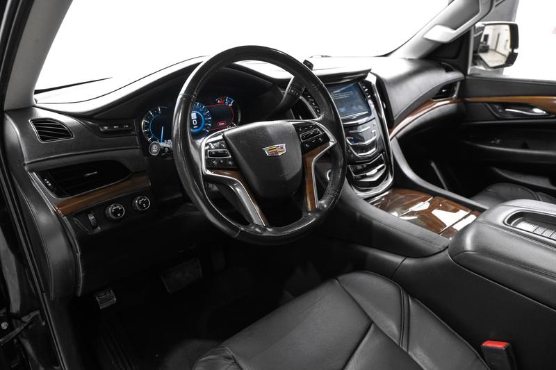 2018 Cadillac Escalade Luxury Sport Utility 4D 23