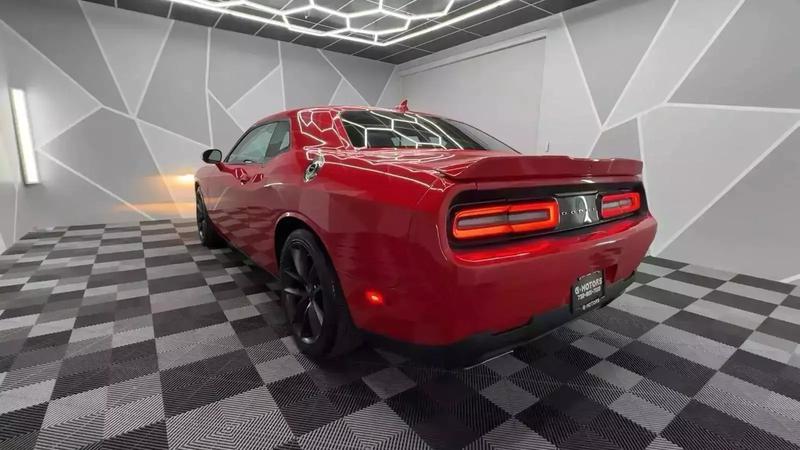 2022 Dodge Challenger R/T Coupe 2D 17