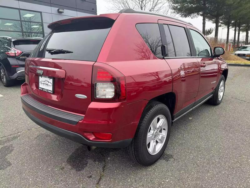 2016 Jeep Compass Latitude Sport Utility 4D 11