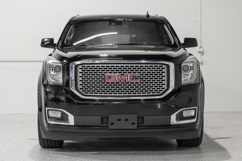 2017 GMC Yukon XL Denali Sport Utility 4D 3