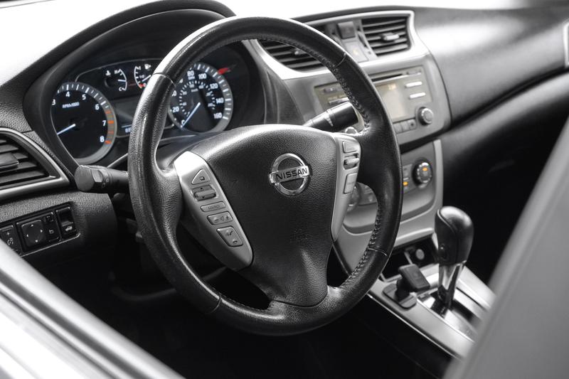 2014 Nissan Sentra SV Sedan 4D 21