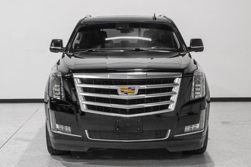 2018 Cadillac Escalade Luxury Sport Utility 4D 3