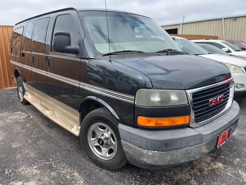2003 GMC Savana Van