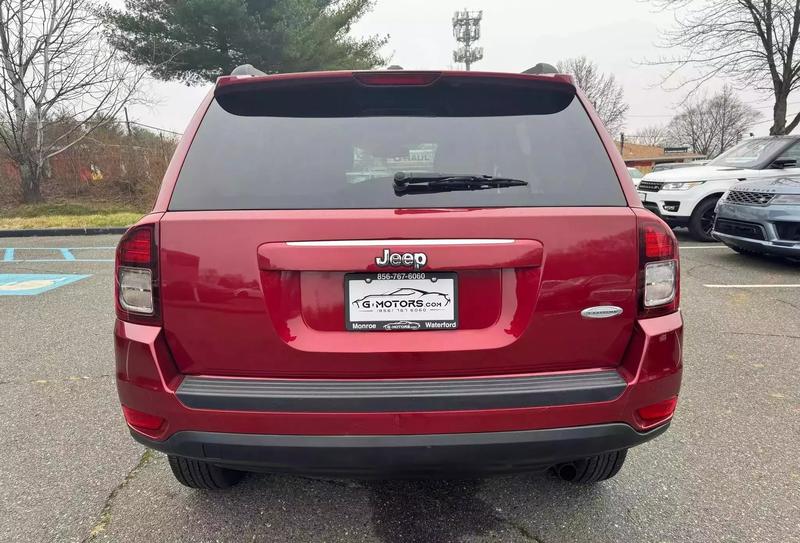 2016 Jeep Compass Latitude Sport Utility 4D 8