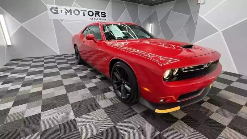 2022 Dodge Challenger R/T Coupe 2D 26