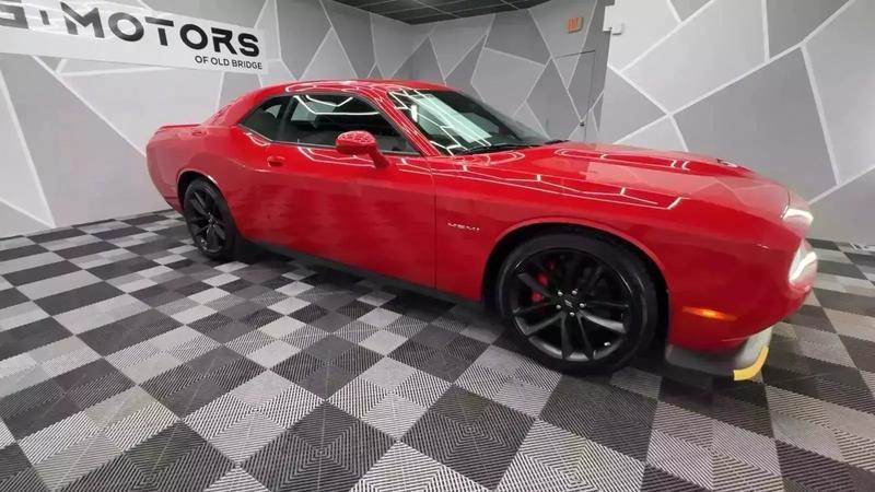 2022 Dodge Challenger R/T Coupe 2D 25