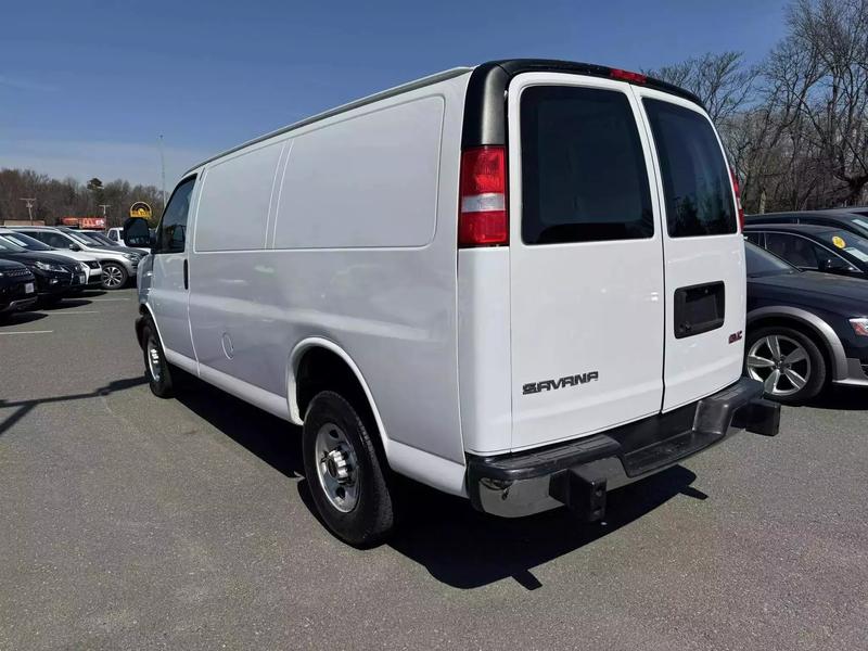 2021 GMC Savana 2500 Cargo Regular Van 3D 5