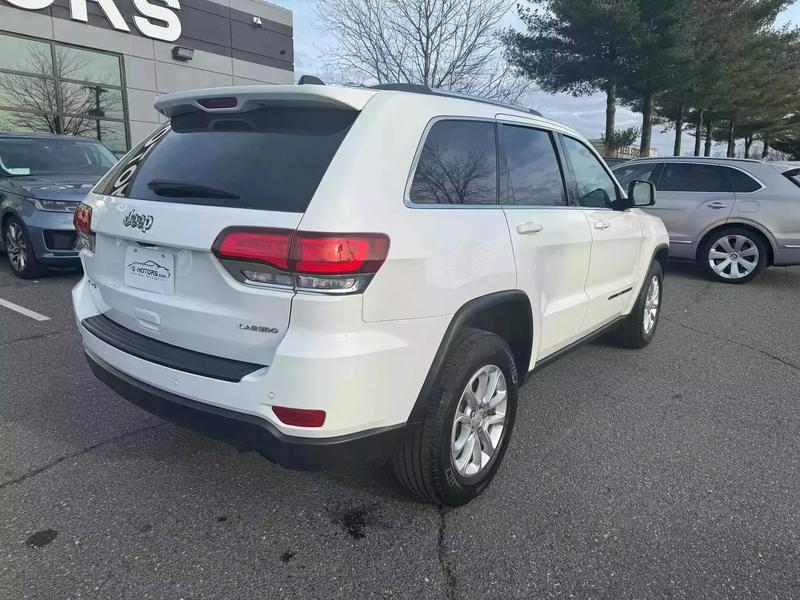 2021 Jeep Grand Cherokee Laredo E Sport Utility 4D 3