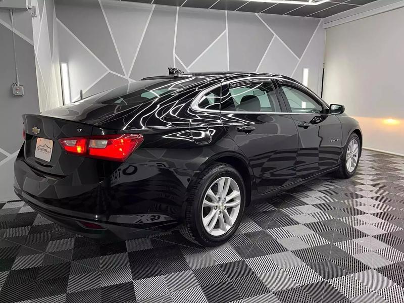 2016 Chevrolet Malibu LT Sedan 4D 3