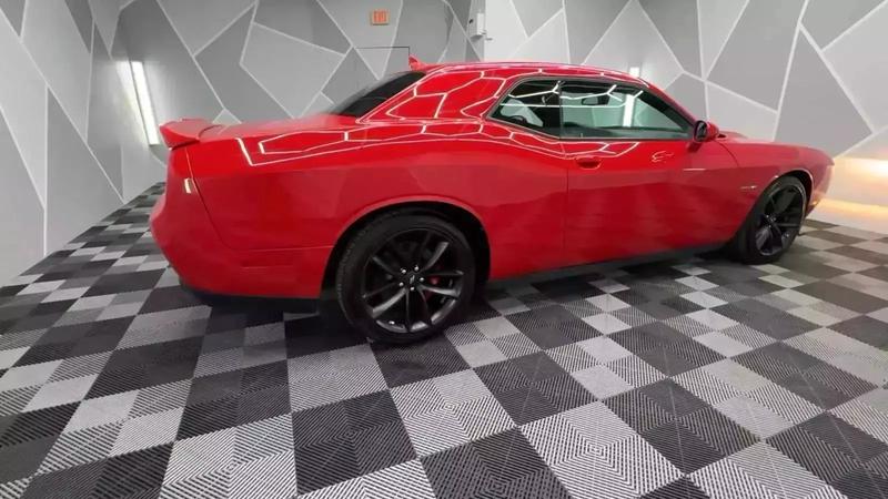 2022 Dodge Challenger R/T Coupe 2D 23