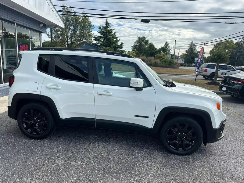 2017 Jeep Renegade Latitude Sport Utility 4D 8