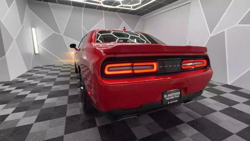 2022 Dodge Challenger R/T Coupe 2D 18