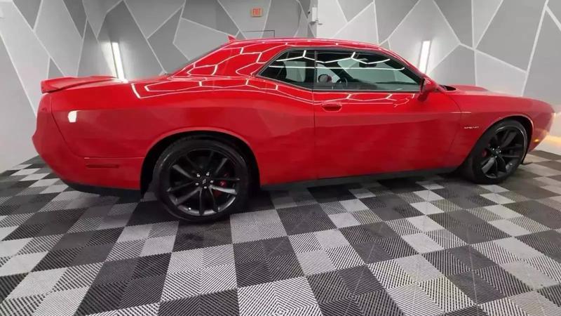 2022 Dodge Challenger R/T Coupe 2D 24