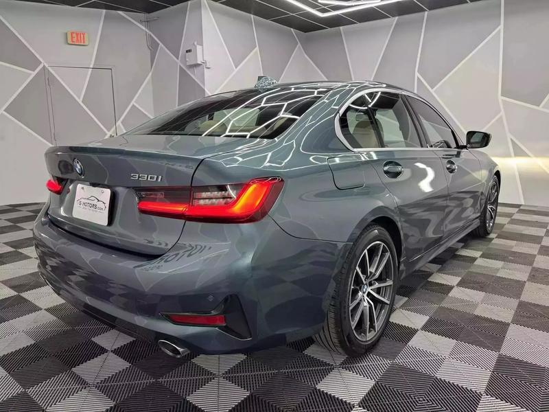 2021 BMW 3 Series 330i Sedan 4D 3