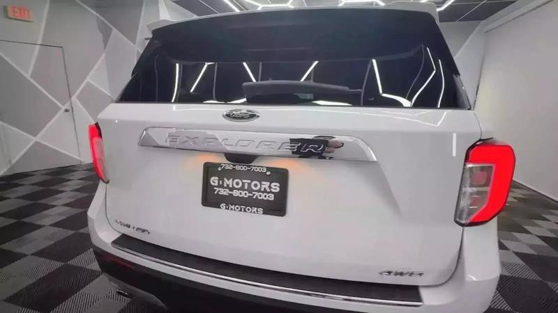 2021 Ford Explorer Limited Sport Utility 4D 17