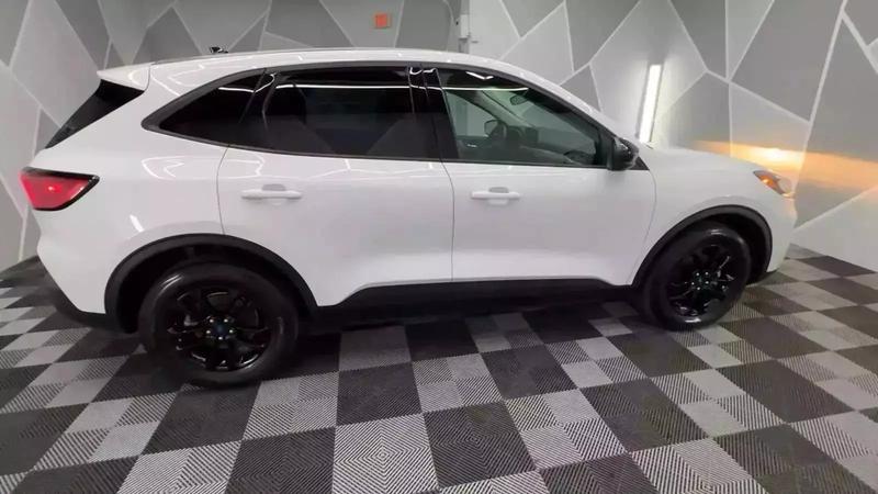 2020 Ford Escape SE Sport SUV 4D 16