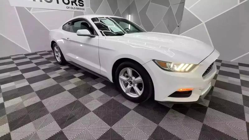 2016 Ford Mustang V6 Coupe 2D 4