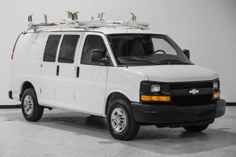 2010 Chevrolet G2500 Cargo  Van 3D 4