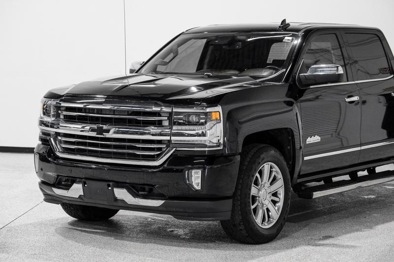 2017 Chevrolet Silverado 1500 Crew Cab High Country Pickup 4D 5 3/4 ft 7