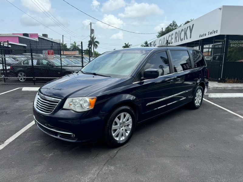 2014 Chrysler Town and Country Touring