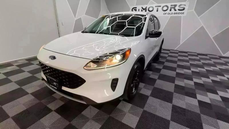 2020 Ford Escape SE Sport SUV 4D 21