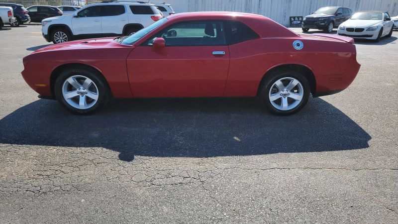 2011 Dodge Challenger SE