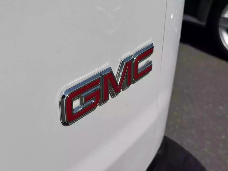 2021 GMC Savana 2500 Cargo Regular Van 3D 12