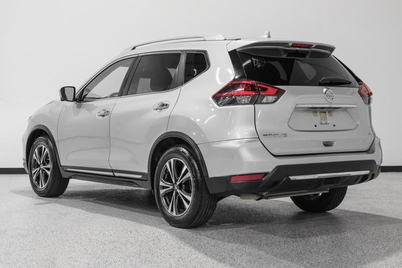 2018 Nissan Rogue SL Sport Utility 4D 8