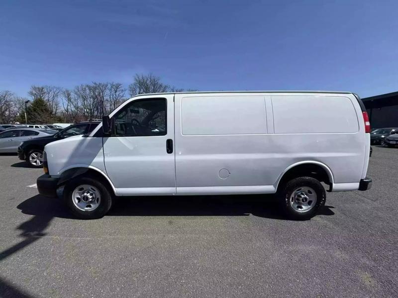 2021 GMC Savana 2500 Cargo Regular Van 3D 4