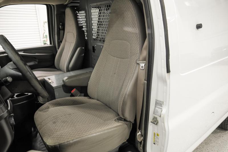 2010 Chevrolet G2500 Cargo  Van 3D 10